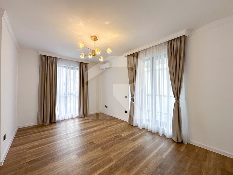 Ion Cornea, 10 min. Eroii Revolutiei, bloc boutique, apartament cu 3 camere.